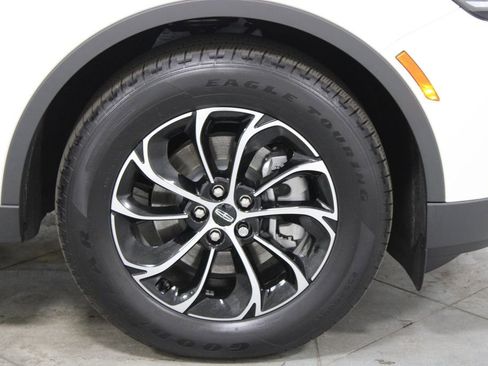 New 2026 Lincoln Nautilus Premier image 11