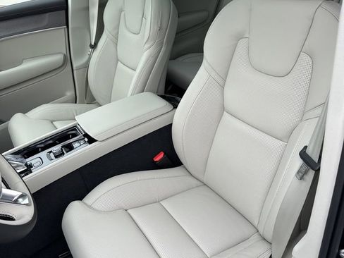 New 2026 Volvo XC90 B6 Ultra w/ Protection Package image 38