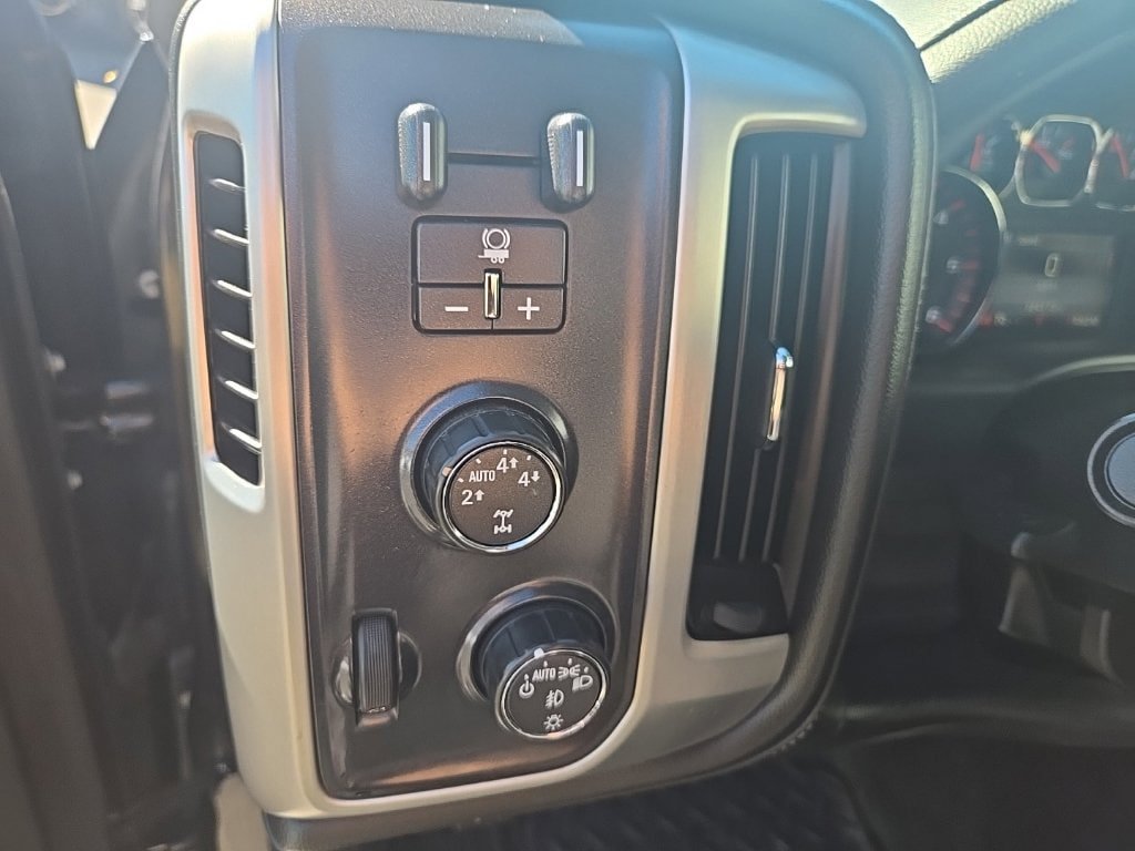 Used 2016 GMC Sierra 1500 SLE w/ SLE Value Package AWD/4WD image 11