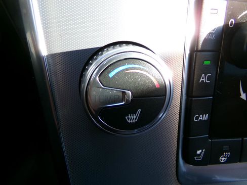 Used 2018 Volvo V60 T5 Cross Country w/ Convenience Package image 25