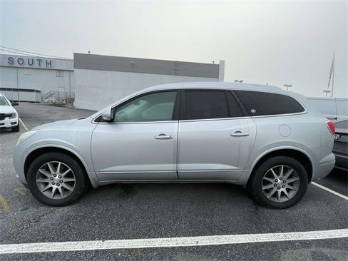 Used 2015 Buick Enclave Leather w/ Trailering Package image 2