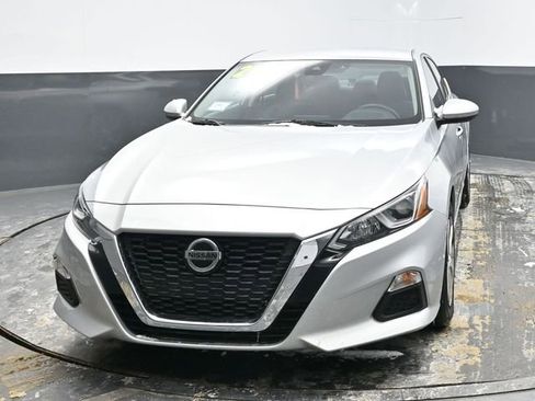 Used 2021 Nissan Altima 2.5 S image 2