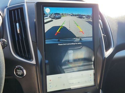 Used 2024 Ford Edge SEL image 9