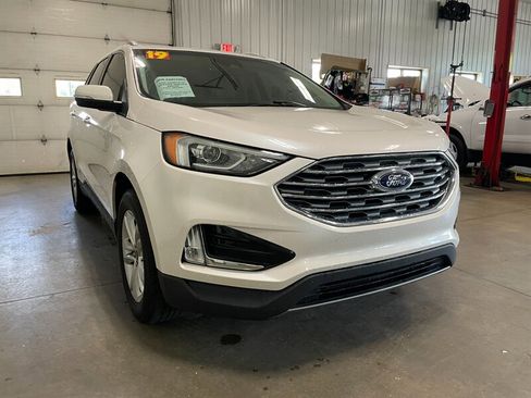 Used 2019 Ford Edge SEL w/ Equipment Group 201A AWD/4WD image 3