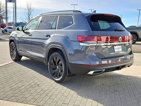 New 2026 Volkswagen Atlas SE image 2
