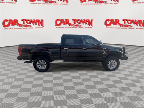 Used 2022 Ford F250 Platinum w/ FX4 Off-Road Package image 9