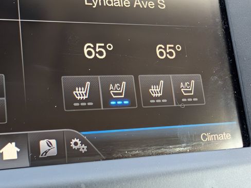 Used 2014 Ford Fusion Energi Titanium FWD image 28