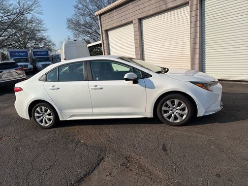 Used 2024 Toyota Corolla LE image 4