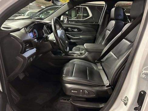 Used 2023 Chevrolet Traverse RS AWD/4WD image 13