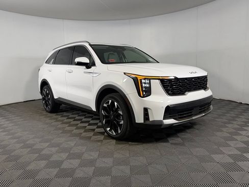 Used 2025 Kia Sorento EX AWD/4WD image 5