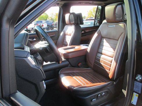 Certified 2023 GMC Yukon XL Denali Ultimate image 21