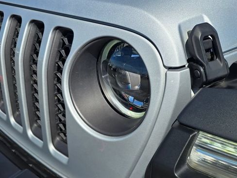 Certified 2023 Jeep Gladiator Mojave w/ LED Lighting Group AWD/4WD image 29