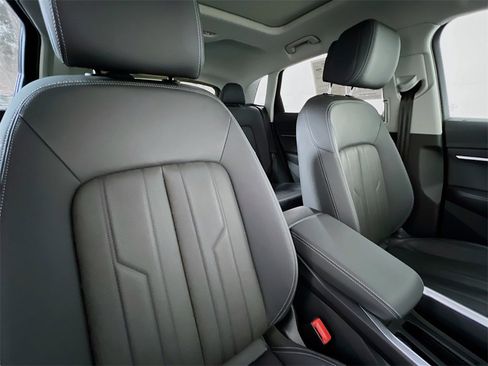 Used 2024 Audi Q8 e-tron Premium Plus image 28