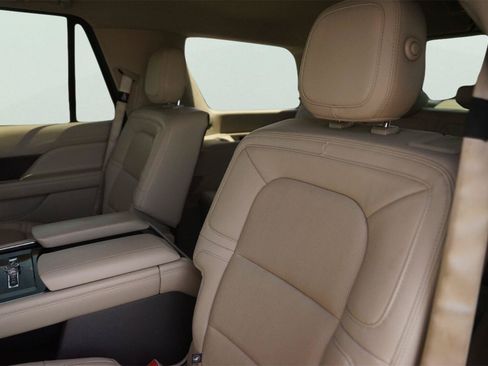 Used 2020 Lincoln Navigator Reserve w/ Luxury Package AWD/4WD image 14