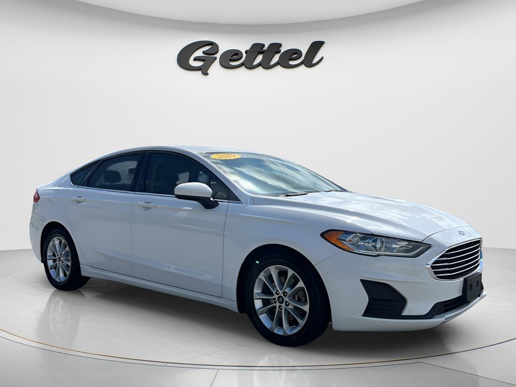 Used 2019 Ford Fusion SE FWD image 3