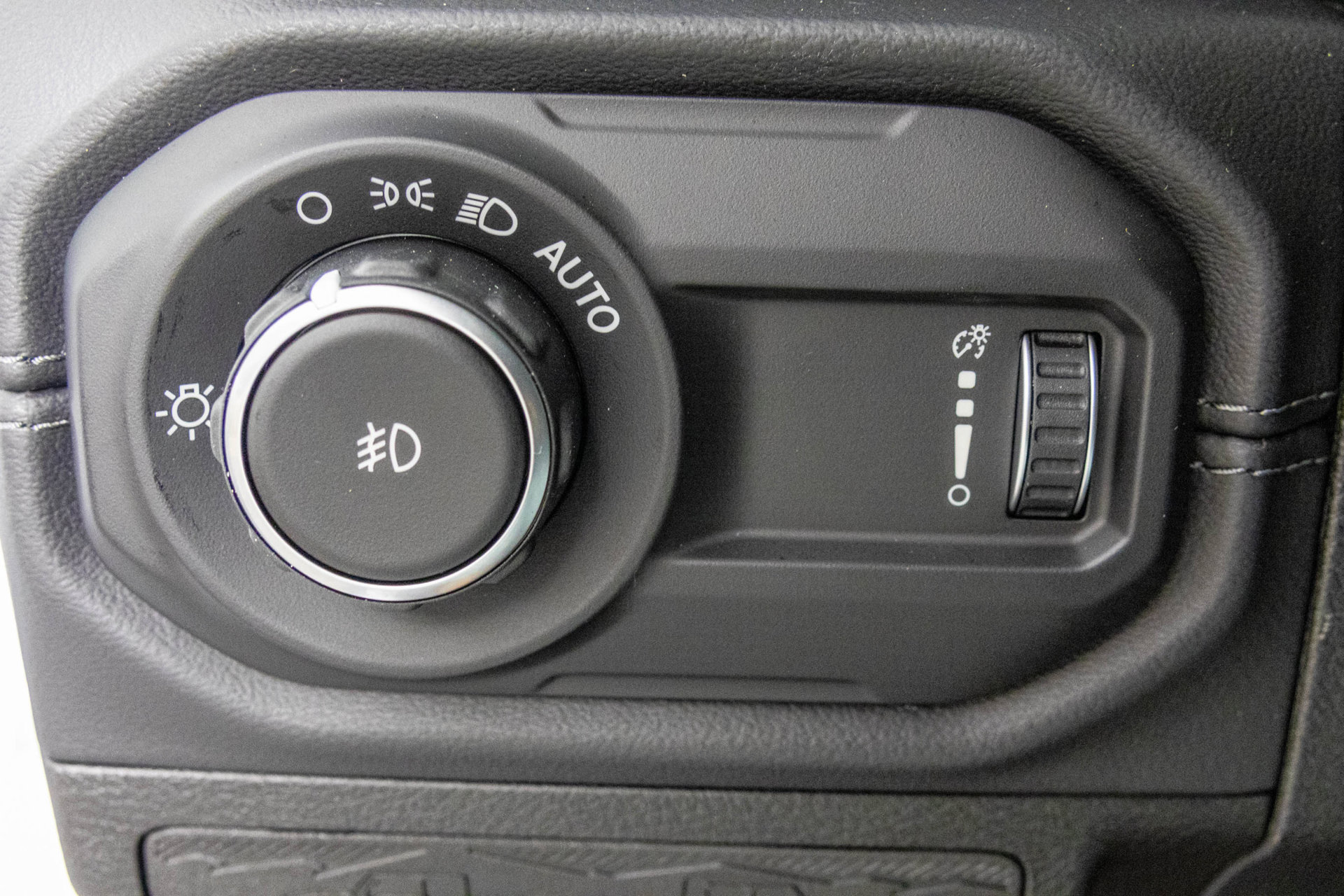 New 2027 Jeep Wrangler Unlimited Sahara AWD/4WD image 32