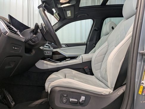 Used 2025 BMW X5 xDrive50e w/ M Sport Package image 22