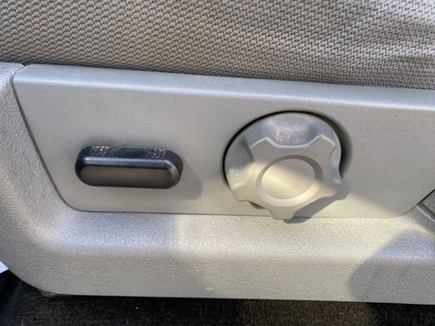 Used 2013 Ford F150 XLT w/ XLT Chrome Pkg image 14