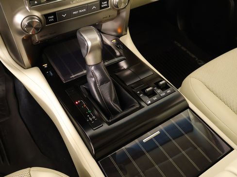 Used 2020 Lexus GX 460 Premium AWD/4WD image 9