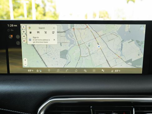 Used 2025 Nissan Armada Platinum image 14