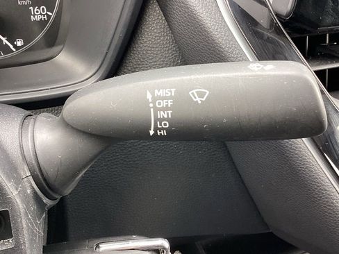 Used 2025 Toyota Corolla LE image 21