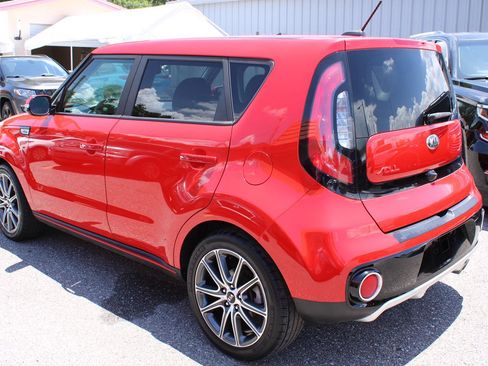 Used 2018 Kia Soul ! FWD image 4
