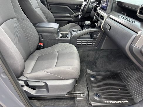 Used 2024 Toyota Tacoma SR5 AWD/4WD image 12