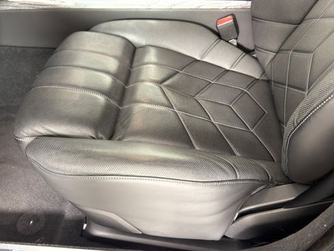 Certified 2023 BMW 740i w/ Parking Assistance Package image 11