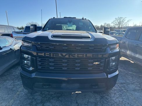 Certified 2022 Chevrolet Silverado 2500 Custom w/ Custom Value Package image 2