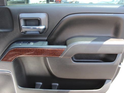 Used 2016 GMC Sierra 2500 SLT w/ Driver Alert Package image 10