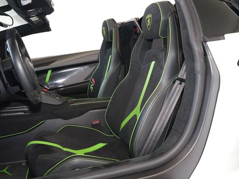 Used 2021 Lamborghini Aventador SVJ AWD/4WD image 20