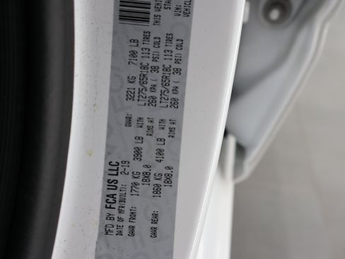 Used 2019 RAM 1500 Laramie AWD/4WD image 64