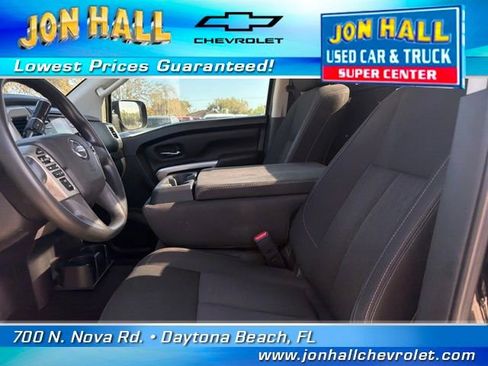 Used 2018 Nissan Titan SV image 18
