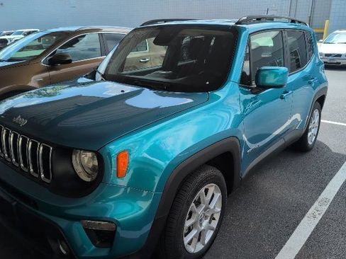 Used 2019 Jeep Renegade Latitude FWD image 3