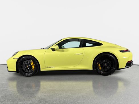 Used 2025 Porsche 911 Carrera 4 GTS AWD/4WD image 13