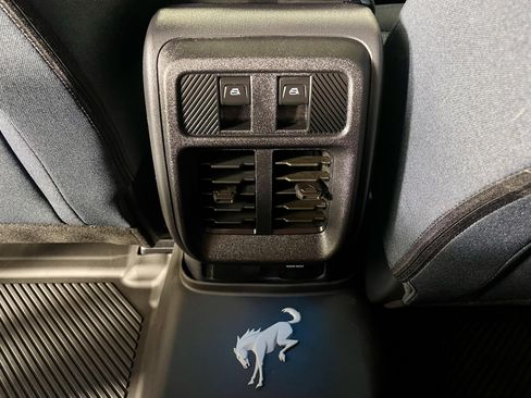 Used 2025 Ford Bronco Heritage Edition image 29