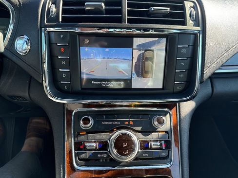 Used 2018 Lincoln Continental Reserve image 10