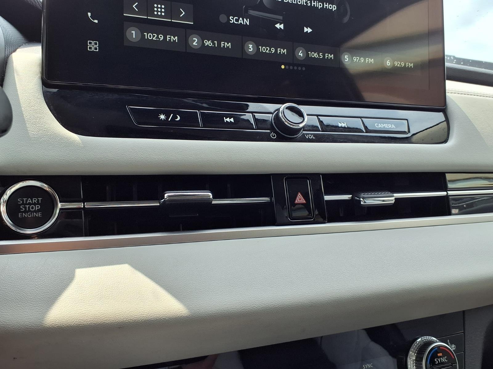 Used 2025 Mitsubishi Outlander SE AWD/4WD image 13