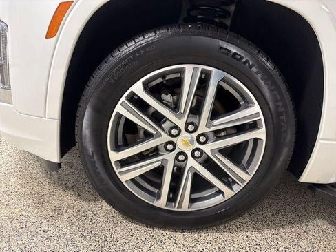 Used 2023 Chevrolet Traverse High Country image 37