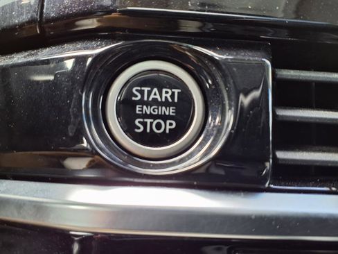 Used 2022 Nissan Pathfinder SL w/ SL Premium Package image 38