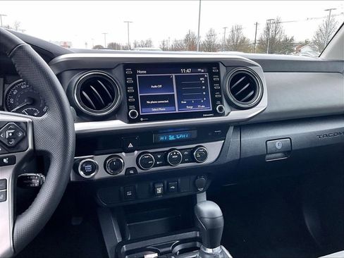 Used 2023 Toyota Tacoma SR5 AWD/4WD image 18