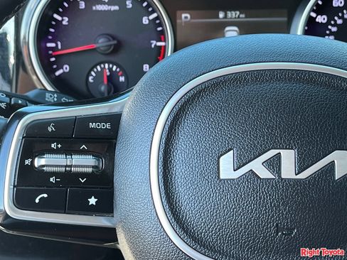 Used 2022 Kia Carnival SX FWD image 22