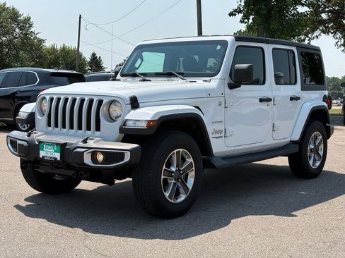 Used 2019 Jeep Wrangler Unlimited Sahara AWD/4WD image 4