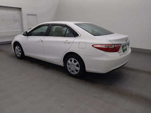 Used 2017 Toyota Camry LE image 3
