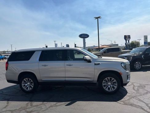 Used 2022 GMC Yukon XL Denali w/ Max Trailering Package AWD/4WD image 4