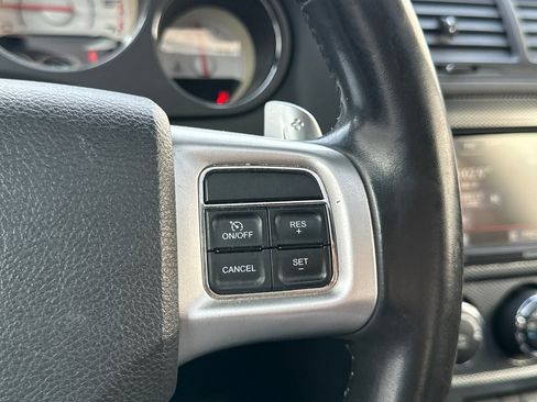 Used 2013 Dodge Challenger R/T image 34