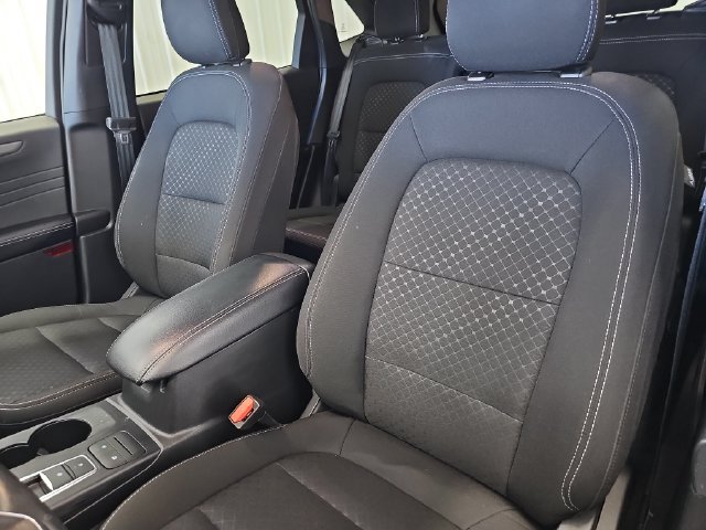 Used 2025 Ford Escape Active AWD/4WD image 38