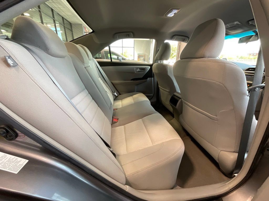 Used 2017 Toyota Camry LE FWD image 19