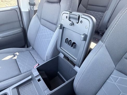 Certified 2025 Nissan Frontier SV image 19