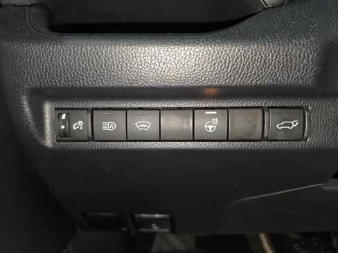 Used 2023 Toyota RAV4 XLE Premium image 19